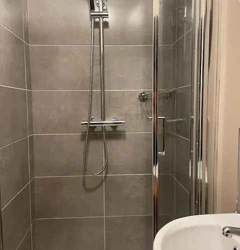 The Merry Cobbler Hotel *