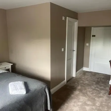 酒店 The Merry Cobbler