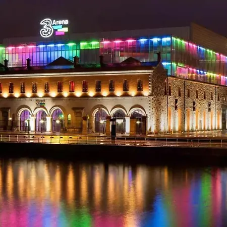 Отель The Merry Cobbler Дублин